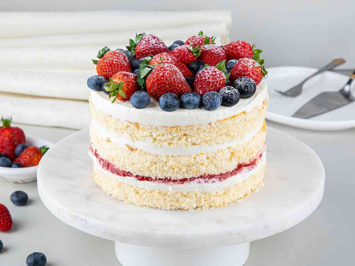 Strawberry Cream Cake